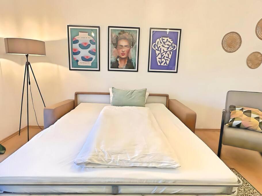 Urban & Chic: 2bdr, Parkplatz Apartment